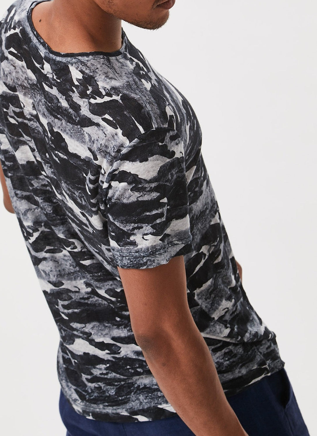Men Long-Sleeve T-Shirt | Grey Print T-Shirt by Spanish designer Adolfo Dominguez