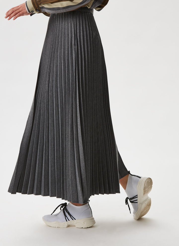 Women Skirt | Grey Skirt With Knife And Accordion Pleats by Spanish designer Adolfo Dominguez